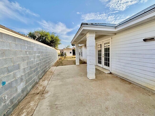 Building Photo - 3411 Morelos Dr