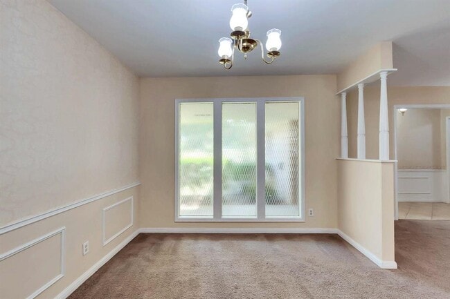 Building Photo - 2609 Richcreek Rd