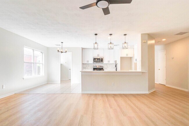 Building Photo - 5318 Cilantro Ln