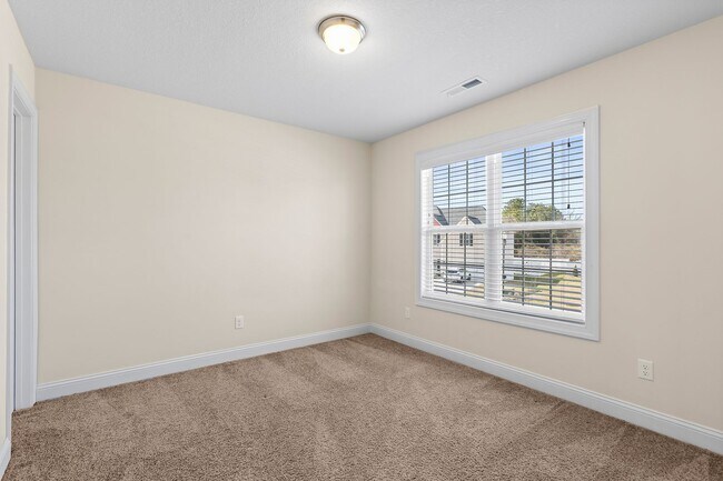 Building Photo - 304 Little Egret Ln