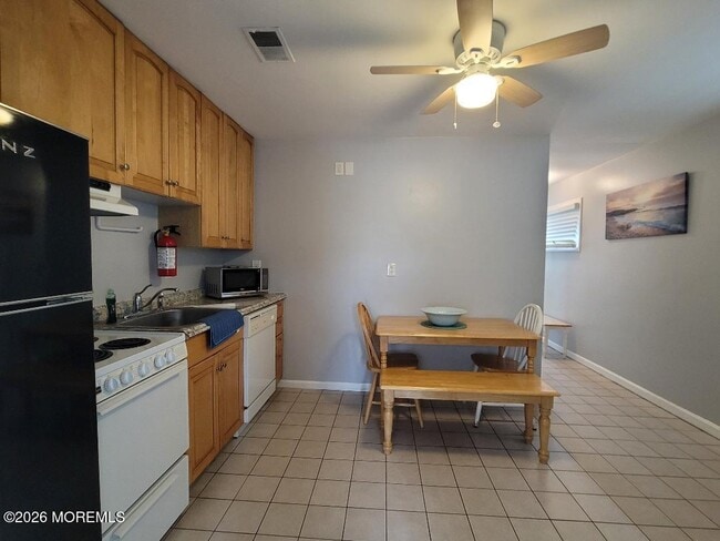 Building Photo - 602 Central Ave