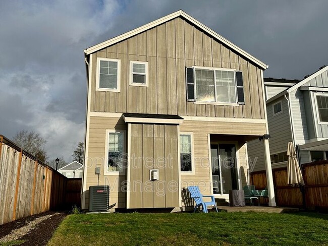 Building Photo - 4089 SE McKenzie Ave
