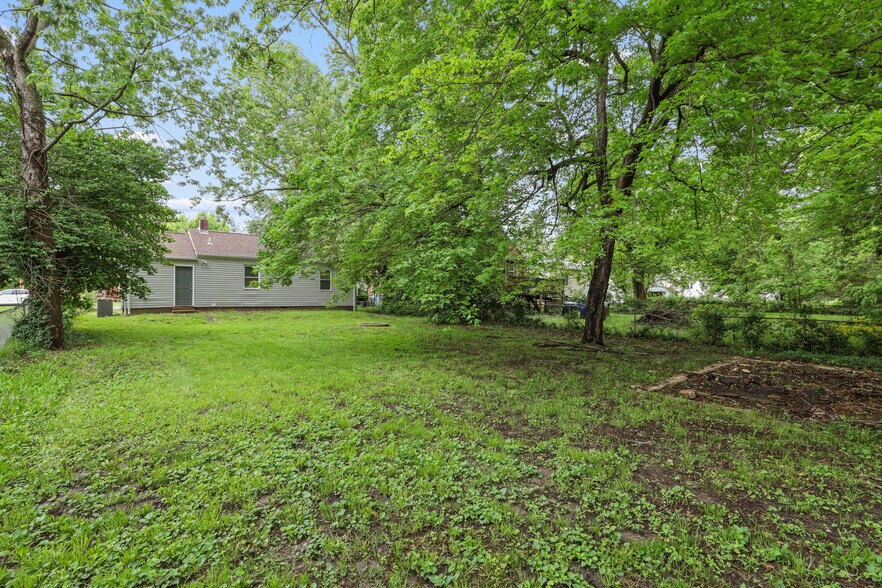 Building Photo - 408 S Harvey Ave