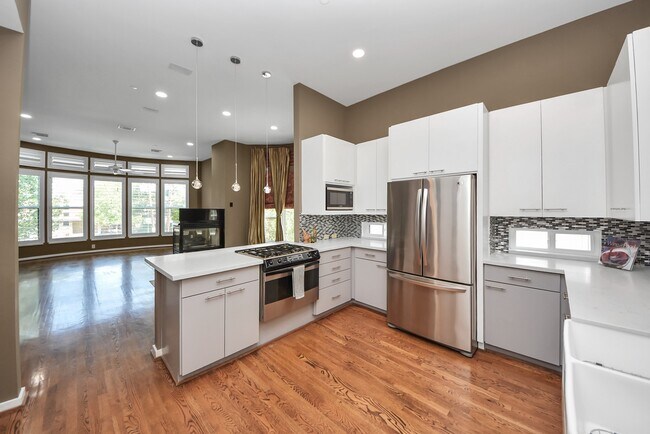 Building Photo - 6519 Durford St