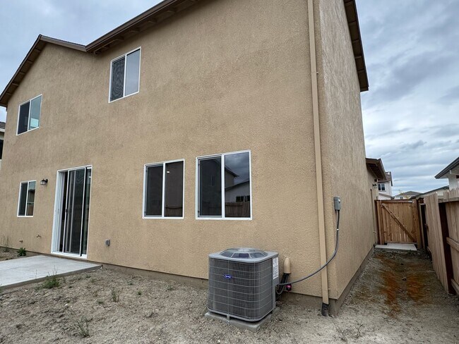 Building Photo - 10962 Admiral Cv Wy
