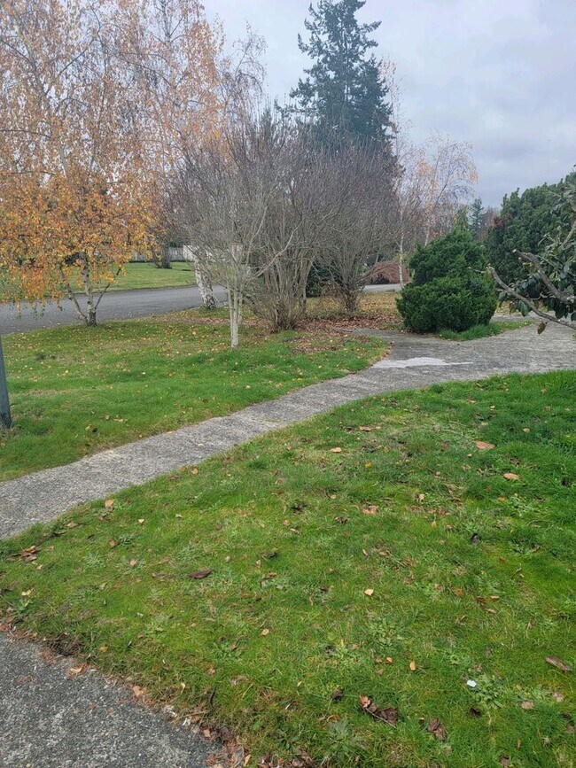 Primary Photo - 10617 Westwood Dr SW