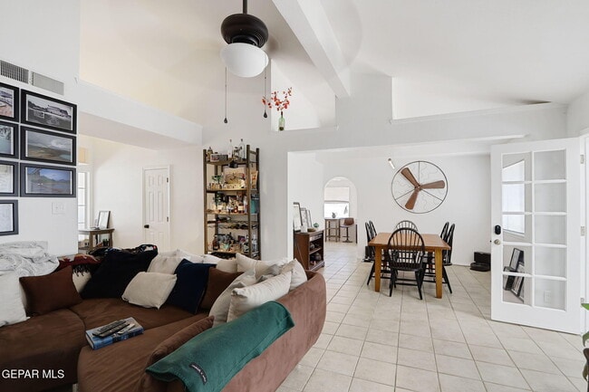 Building Photo - 4348 Loma Hermosa Dr