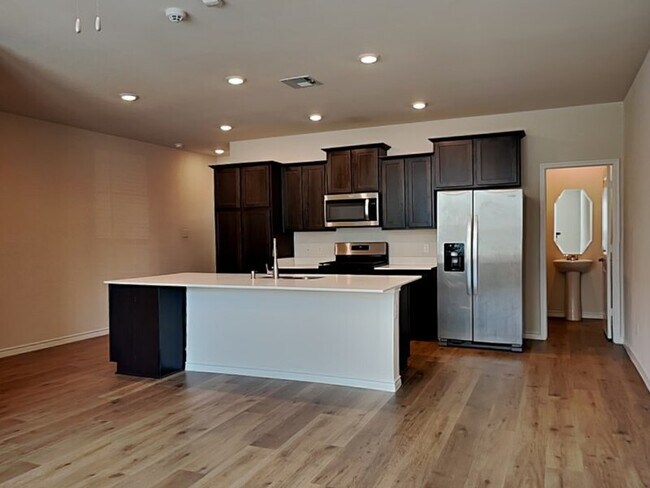 Building Photo - 2020 Saddle Wy