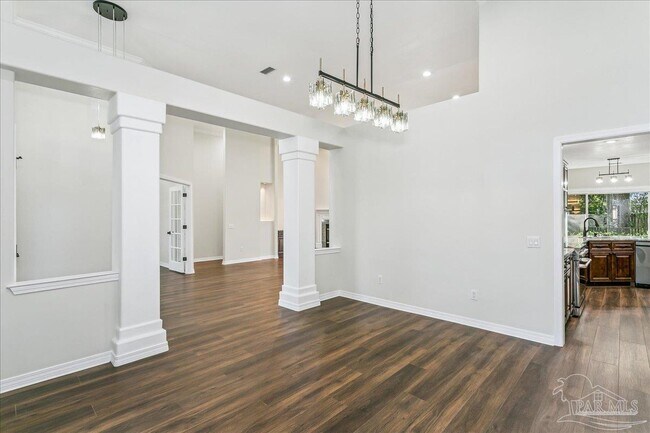 Building Photo - 6063 Forest Green Rd