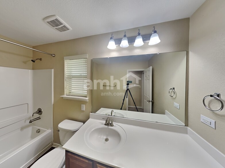 Building Photo - 9054 Canter Horse