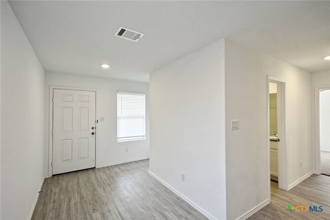 Building Photo - 2410 Broken Arrow