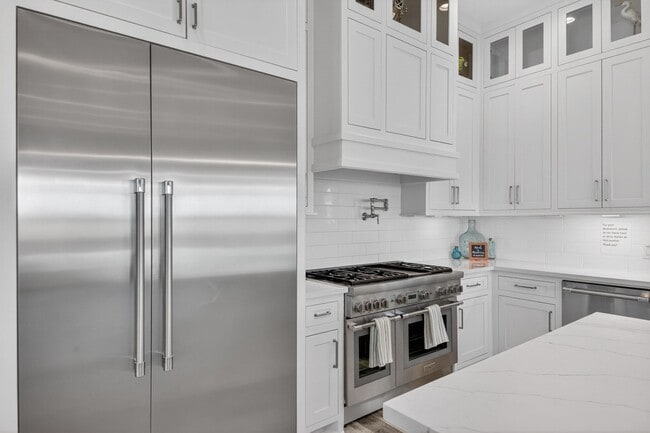 Building Photo - 3815 Seabreeze Ln