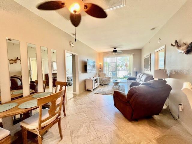 Building Photo - 2060 Matecumbe Key Rd