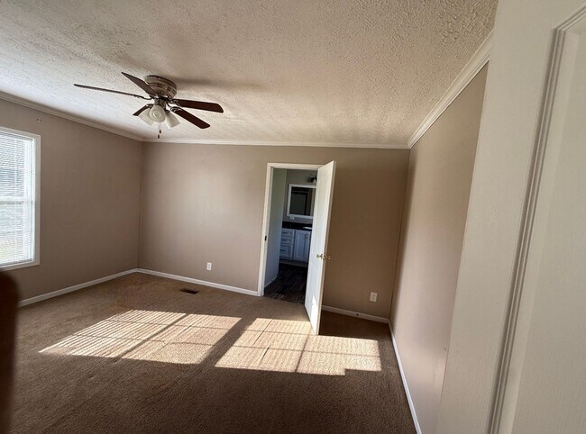 Building Photo - Cute 3bed/2 bath mobile home in Country View Mobile Home Park