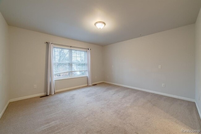 Building Photo - 324 Stratford Ln