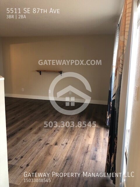 Building Photo - 5511 SE 87th Ave