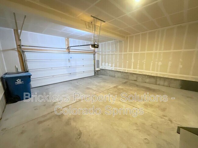 Building Photo - 1721 Rose Quartz Heights