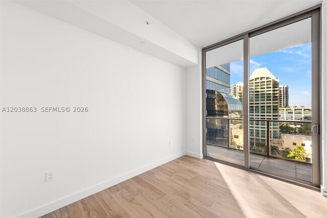 Building Photo - 2678 Tigertail Ave
