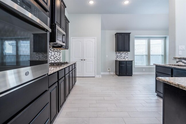 Building Photo - 204 Upland Dr