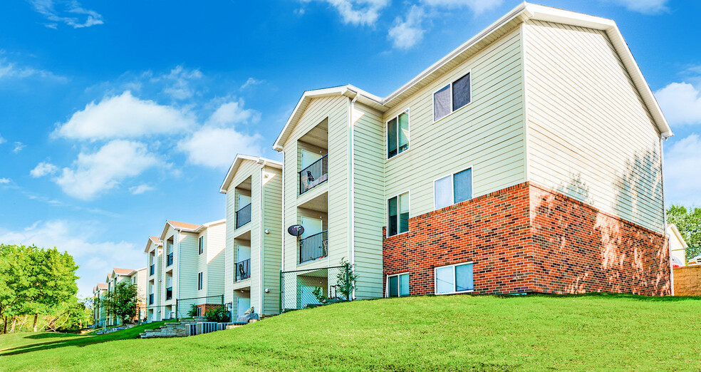 Building Photo - Falls Terrace Apartments