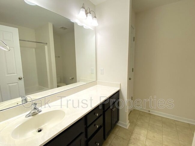 Building Photo - 8145 Ronda Dr