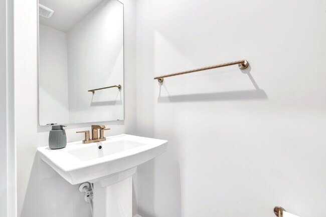 Building Photo - Modern Comfort: 3 Bed, 2.5 Bath Townhome + Primary on Main $1,875/mo rent