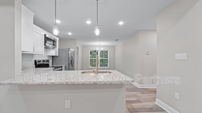 Building Photo - 6 Bellamy Ln