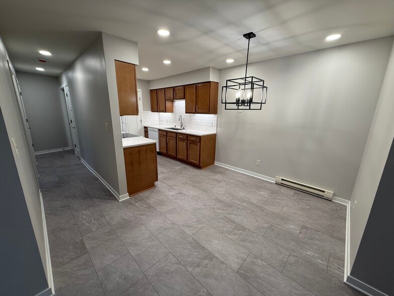 Building Photo - Hunter's Ridge Apartments