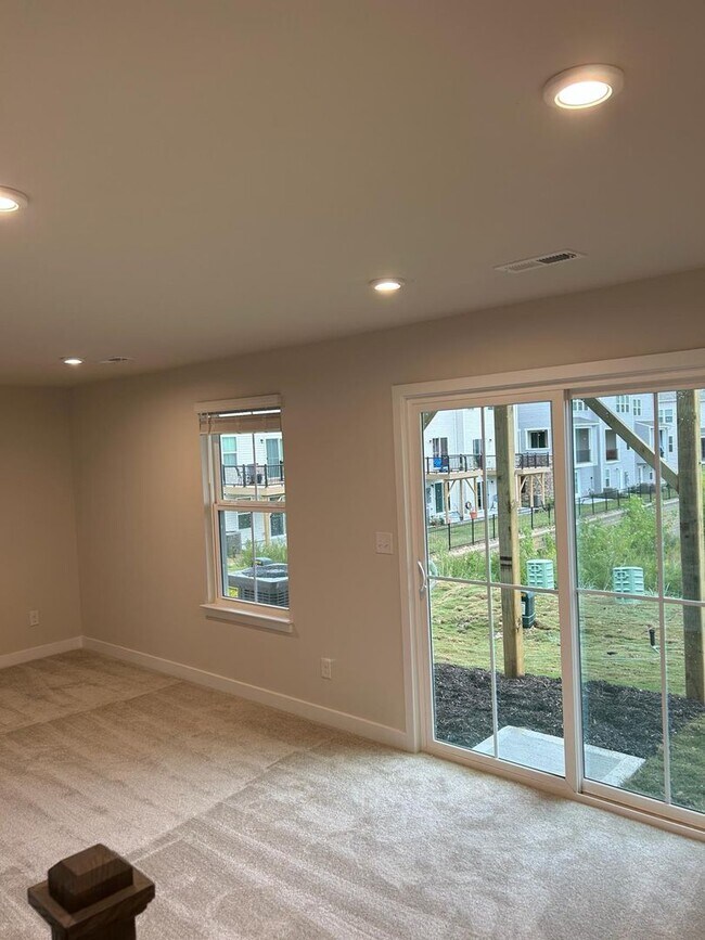 Building Photo - Three-Story Townhome