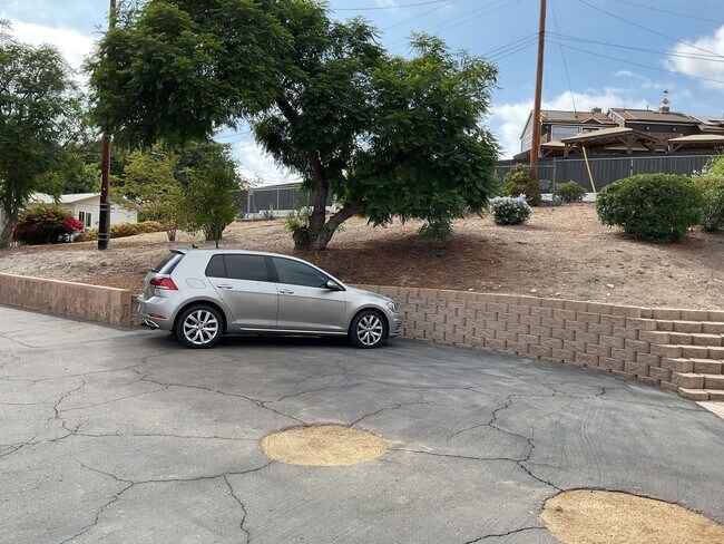 Building Photo - Large Private Yard with View- 1BD/BA ADU