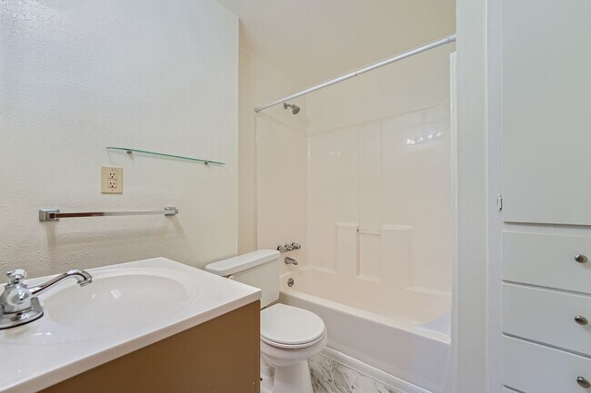 Building Photo - 4012 S 288th St
