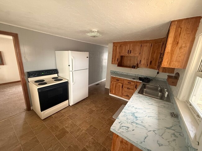 Building Photo - 348 Marshall St