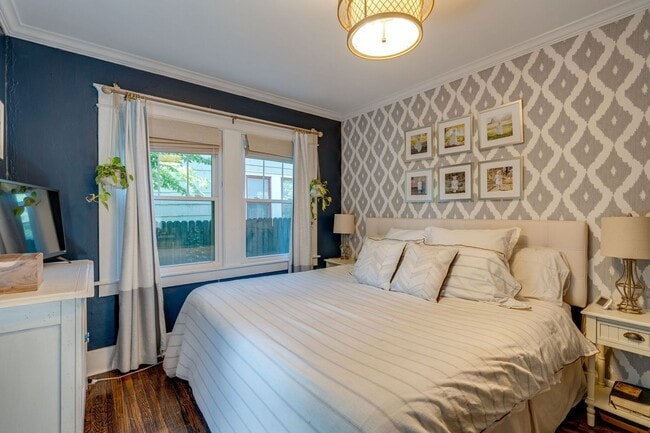 Building Photo - Beautiful Cleveland Park Bungalow, just 2 ...