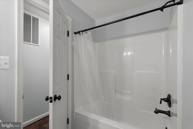 Building Photo - 3813 8th St