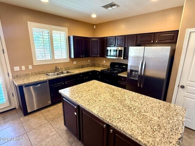 Building Photo - 8821 S 40th Dr