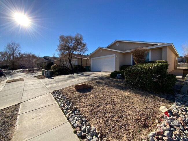 Building Photo - 3 Bedroom Single Story Home Near Northern Blvd NE & Loma Colorado Blvd NE!