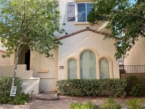 Building Photo - 1861 Ardilea St