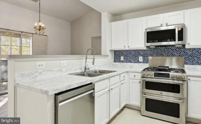 Building Photo - 4151 Castlecary Ln