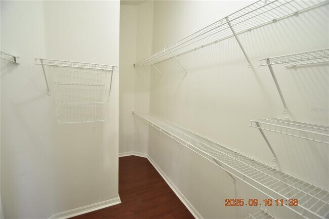Building Photo - 12913 Lake Vista Dr