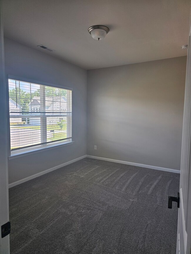Building Photo - Like New- Immaculate 2-Story Home w/ 3 Bedroom 2.5 Bath with Loft Area.