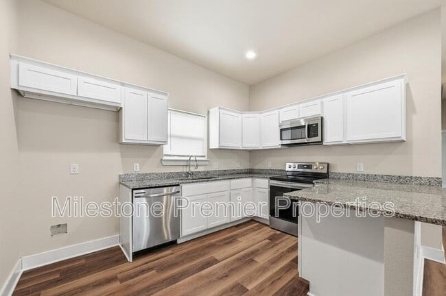 Building Photo - 1220 Jones St