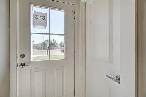 Building Photo - 617 Abadan Dr