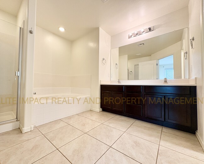 Building Photo - 11684 W Vanderbilt Farms Way