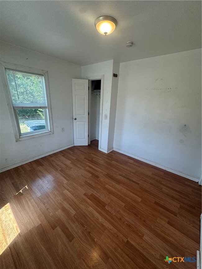 Building Photo - 810 S Cameron St