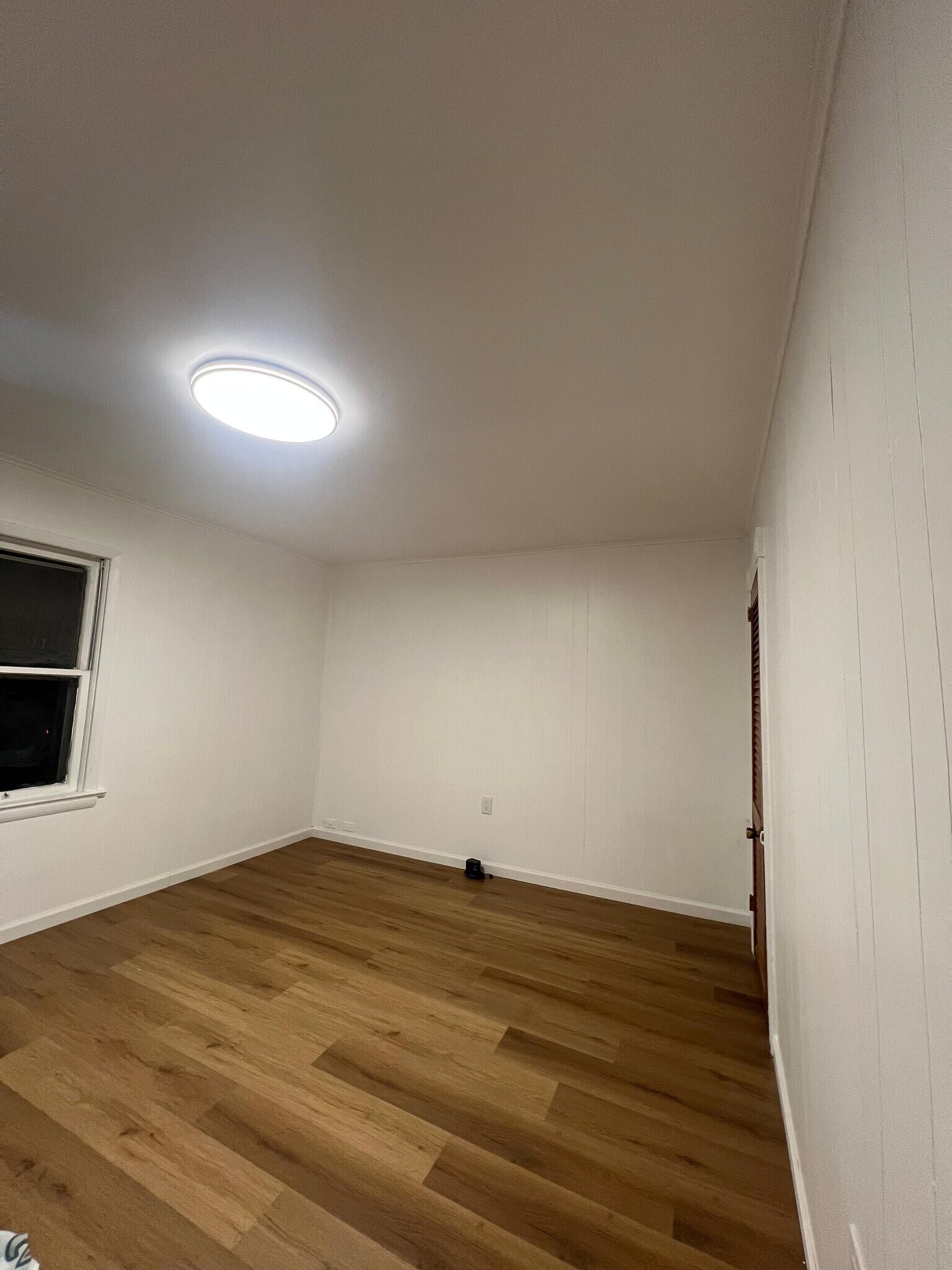 Building Photo - 27 Oak St