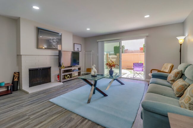 Building Photo - 6871 Alvarado Rd