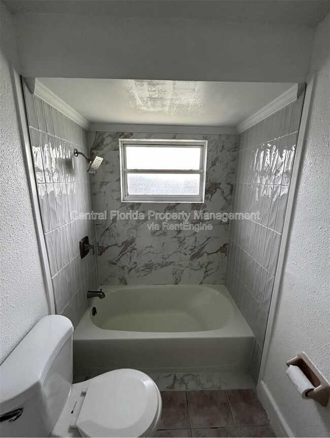 Building Photo - 1330 W Fowler Dr