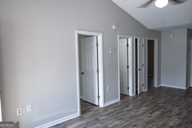 Building Photo - 14-114 Lanier Dr