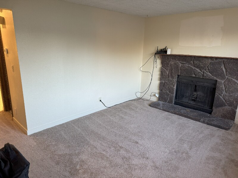 Building Photo - 679 Brookside Ct