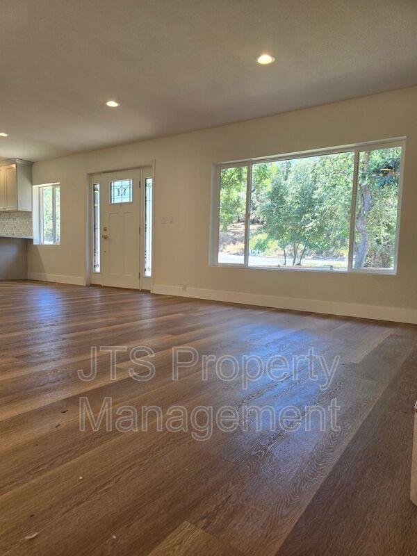 Building Photo - 9421 Fair Oaks Blvd